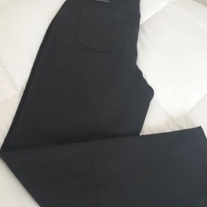 Black Jean's pants petite